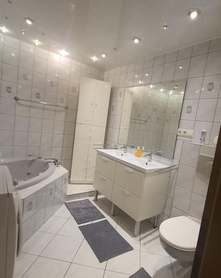 Samad Wohnen Apartamento Essen Exterior foto